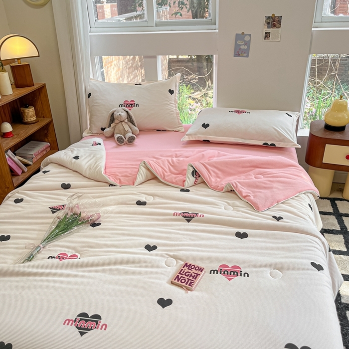 91家纺网 家纺一手货源 找家纺 吉祥家纺 2024新款华夫格夏被床笠四件套 爱心MM 白