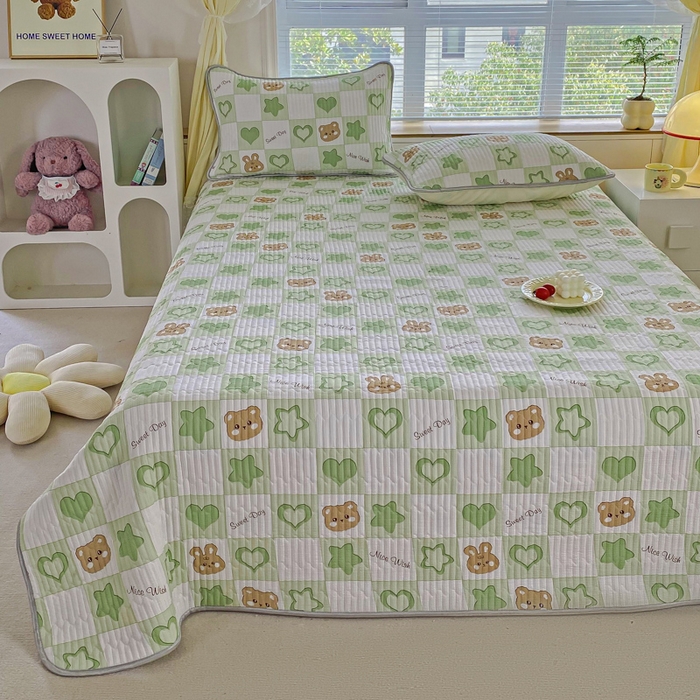 91家纺网 家纺一手货源 找家纺 缦卡琳 2024新款有氧泡泡棉床盖系列 小熊曼波