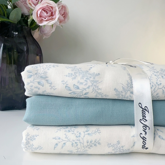 91家纺网 家纺一手货源 找家纺 麦伦家居 2024春夏新品全棉有氧双层纱印花系列四件套（叠拍图） 蓝萱