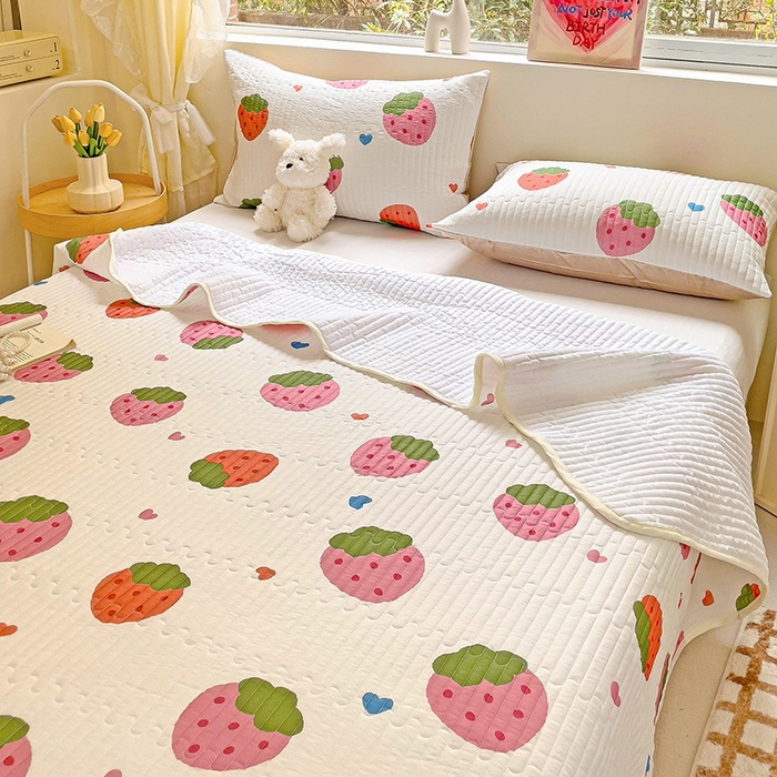 91家纺网 家纺一手货源 找家纺 澳梵家居 2024新款凉感丝软席软凉席床盖夏被四件套件 草莓派