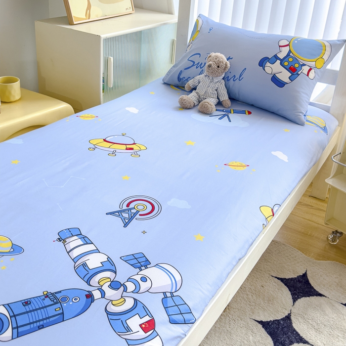 91家纺网 家纺一手货源 找家纺 金鑫汇 2024新款全棉卡通印花学生床垫套床笠系列 宇宙奥秘