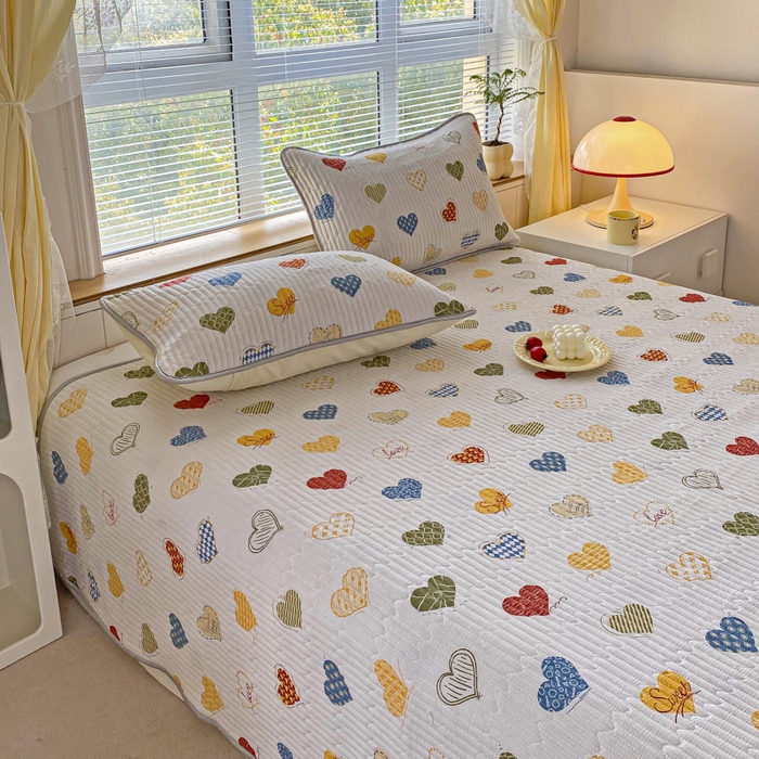 91家纺网 家纺一手货源 找家纺 缦卡琳 2024新款有氧泡泡棉床盖系列 彩虹爱心