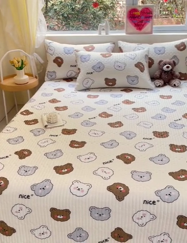 91家纺网 家纺一手货源 找家纺 澳梵家居 2024新款凉感丝软席软凉席床盖夏被四件套件 熊仔多多