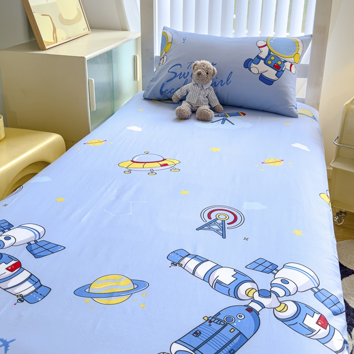 91家纺网 家纺一手货源 找家纺 金鑫汇 2024新款全棉卡通印花学生床垫套床笠系列 宇宙奥秘