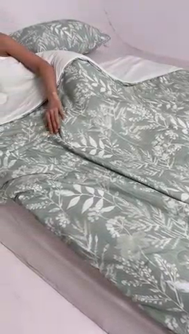 91家纺网 家纺一手货源 找家纺 佳居缘 发2024新款A类印花冰氨凉感夏被 绿叶