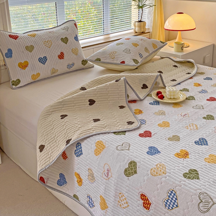 91家纺网 家纺一手货源 找家纺 缦卡琳 2024新款有氧泡泡棉床盖系列 彩虹爱心