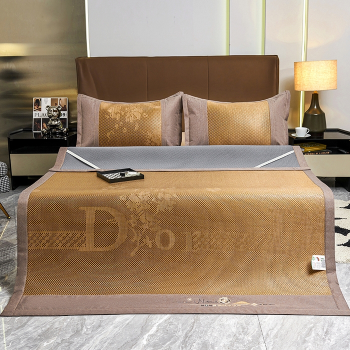 91家纺网 家纺一手货源 找家纺 优姿家纺 2024新款藤王重工刺绣加厚编制冰滕双凉席三件套 咖色