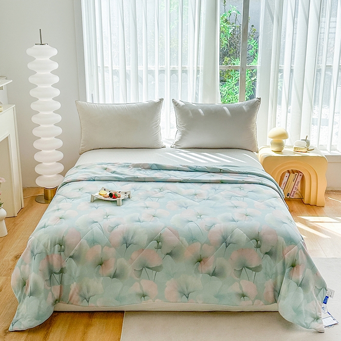 91家纺网 家纺一手货源 找家纺 佳居缘 2025新款A类全锦纶数码印花凉感夏被凉感丝夏被空调被 银杏叶