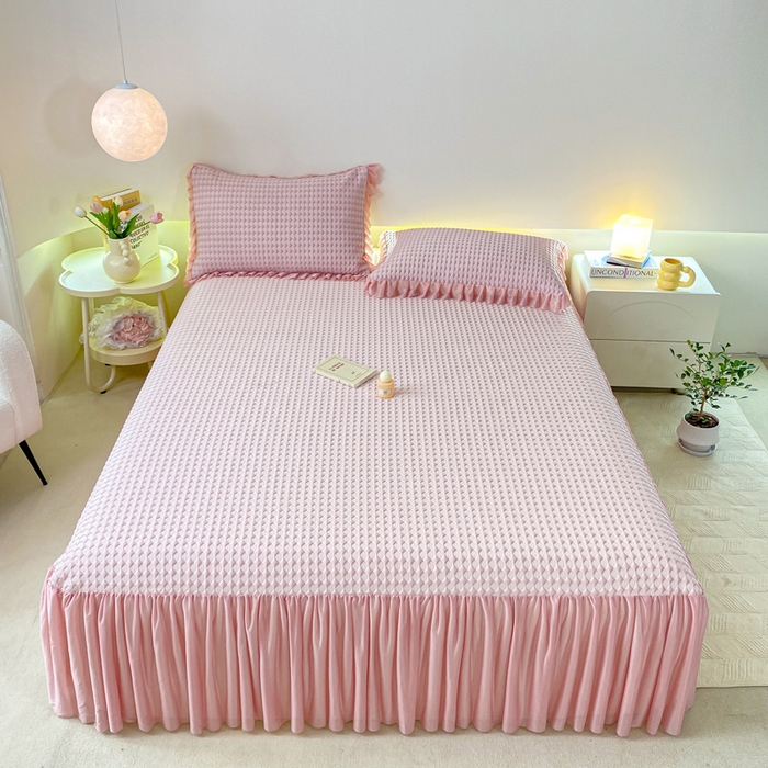 91家纺网 家纺一手货源 找家纺 卡派 2024新款凉豆豆冰丝软床裙 优雅粉