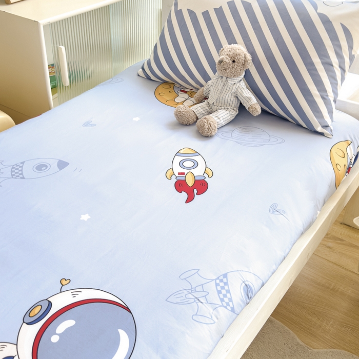 91家纺网 家纺一手货源 找家纺 金鑫汇 2024新款全棉卡通印花学生床垫套床笠系列 冲上云霄