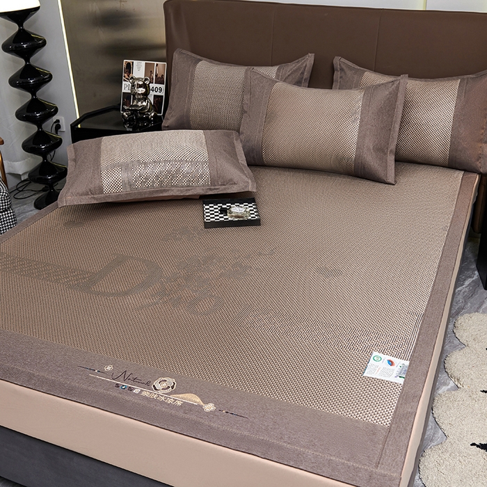 91家纺网 家纺一手货源 找家纺 优姿家纺 2024新款藤王重工刺绣加厚编制冰滕双凉席三件套 香槟