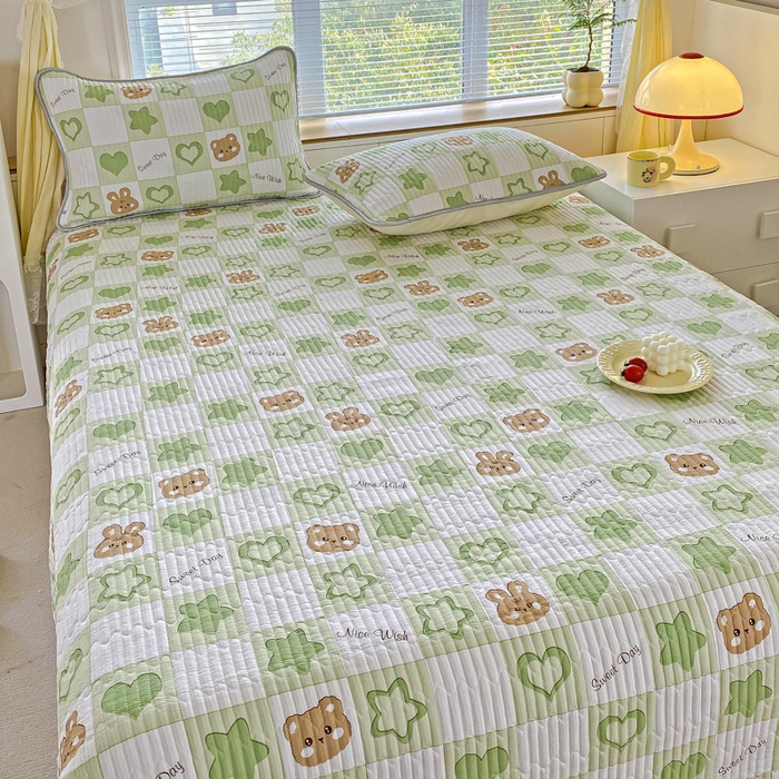 91家纺网 家纺一手货源 找家纺 缦卡琳 2024新款有氧泡泡棉床盖系列 小熊曼波