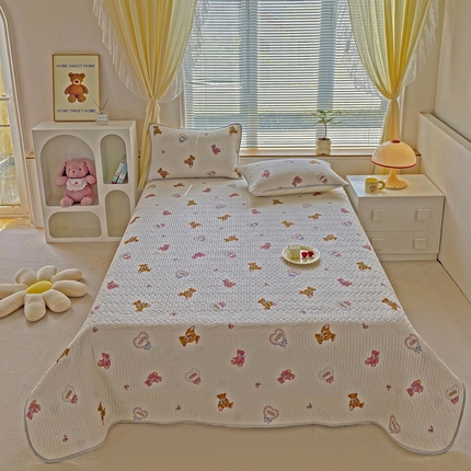 91家纺网 家纺一手货源 找家纺 缦卡琳 2024新款有氧泡泡棉床盖系列 浪漫熊