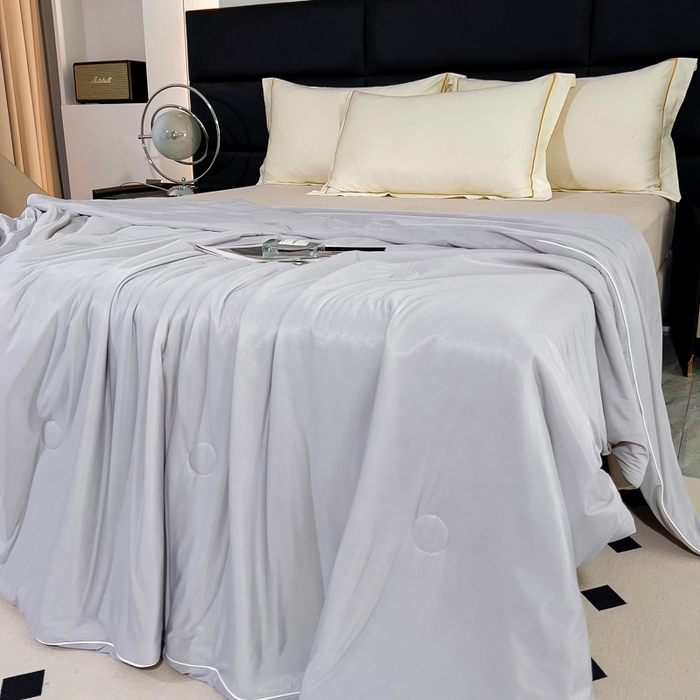 91家纺网 家纺一手货源 找家纺 情煊家纺 2024新款纯色凉感丝夏被 浅灰