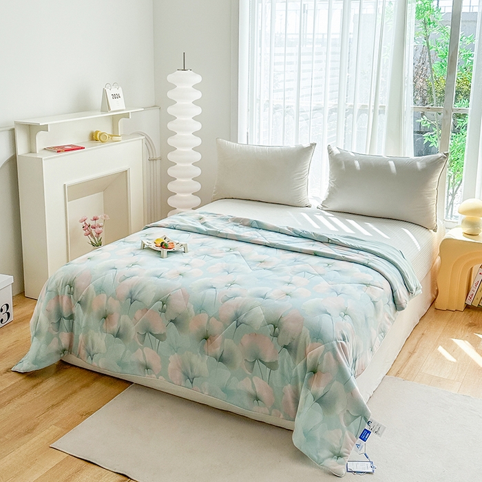 91家纺网 家纺一手货源 找家纺 佳居缘 2025新款A类全锦纶数码印花凉感夏被凉感丝夏被空调被 银杏叶