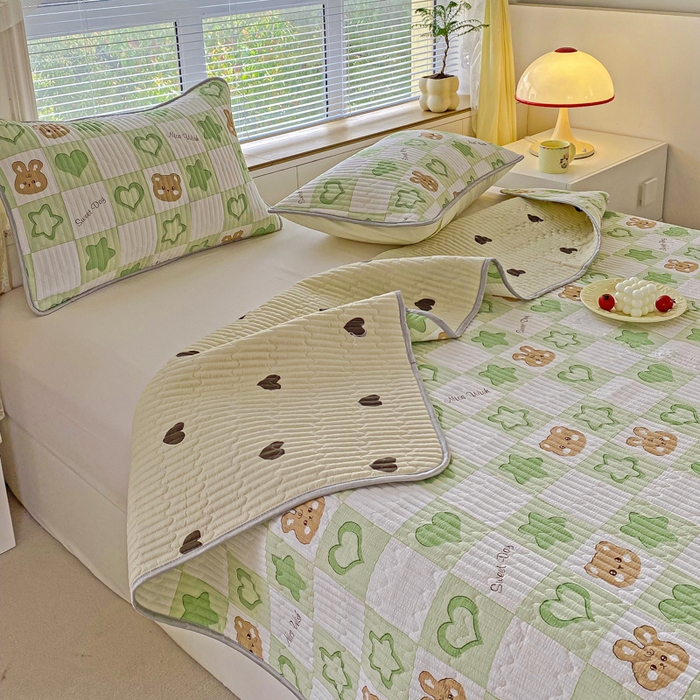 91家纺网 家纺一手货源 找家纺 缦卡琳 2024新款有氧泡泡棉床盖系列 小熊曼波