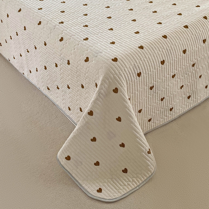 91家纺网 家纺一手货源 找家纺 缦卡琳 2024新款有氧泡泡棉床盖系列 咖色爱心