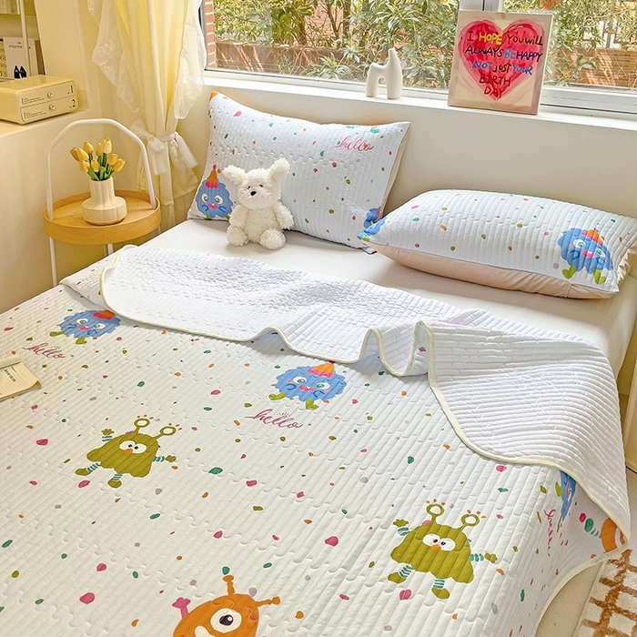 91家纺网 家纺一手货源 找家纺 澳梵家居 2024新款凉感丝软席软凉席床盖夏被四件套件 小怪兽