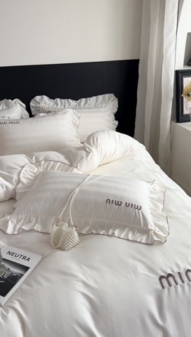 91家纺网 家纺一手货源 找家纺 优悦生活馆 2024新款冰丝刺绣荷叶边四件套-秘境 秘境-米白