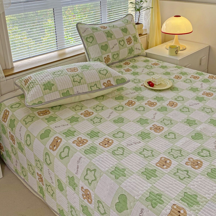 91家纺网 家纺一手货源 找家纺 缦卡琳 2024新款有氧泡泡棉床盖系列 小熊曼波