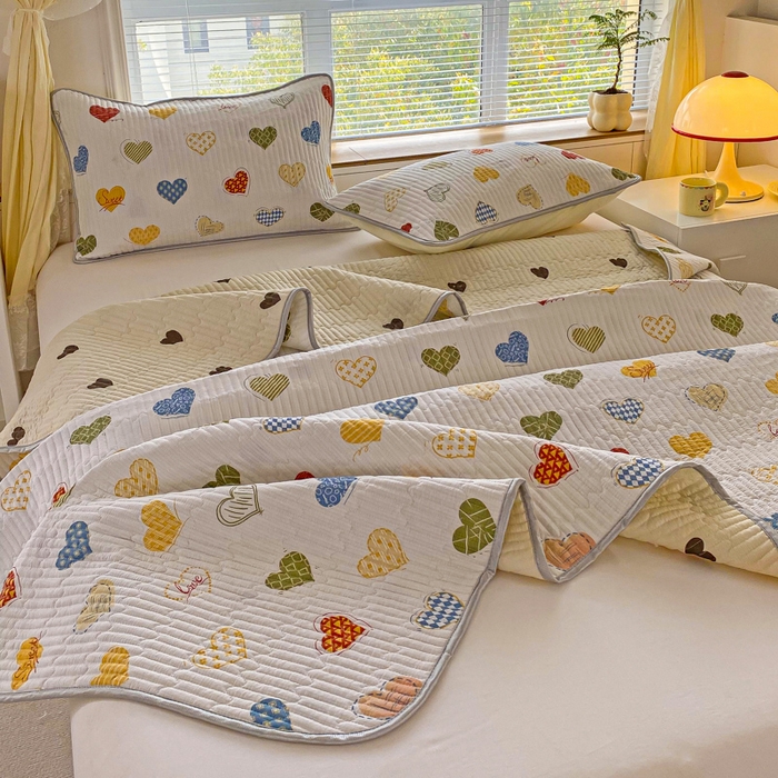 91家纺网 家纺一手货源 找家纺 缦卡琳 2024新款有氧泡泡棉床盖系列 彩虹爱心