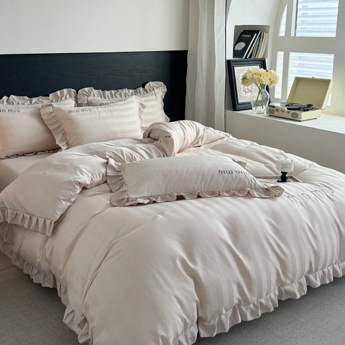 91家纺网 家纺一手货源 找家纺 优悦生活馆 2024新款冰丝刺绣荷叶边四件套-秘境 秘境-嫩粉