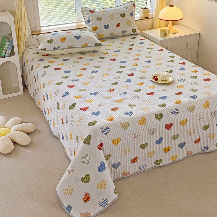 91家纺网 家纺一手货源 找家纺 缦卡琳 2024新款有氧泡泡棉床盖系列 彩虹爱心