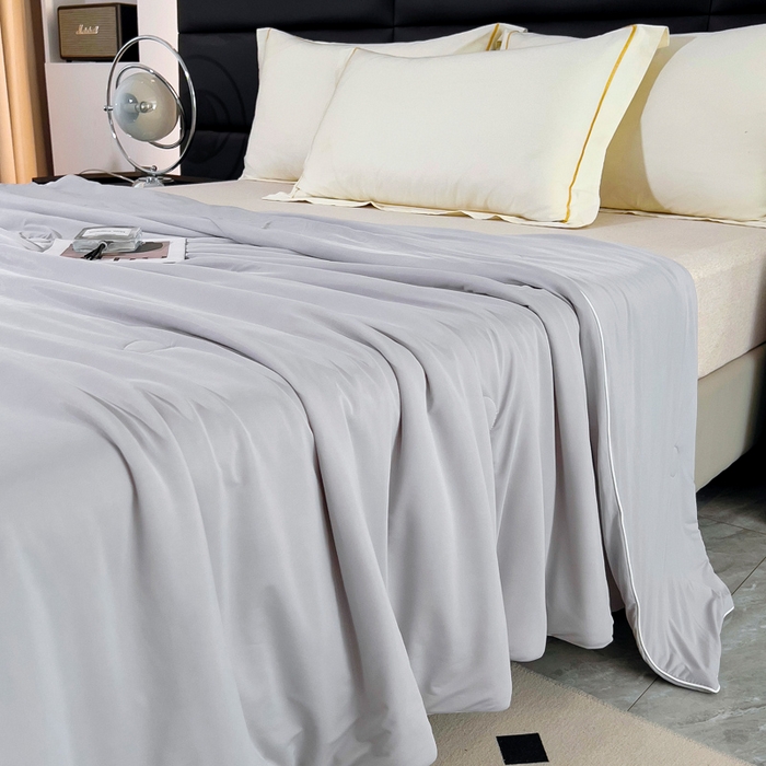 91家纺网 家纺一手货源 找家纺 情煊家纺 2024新款纯色凉感丝夏被 浅灰