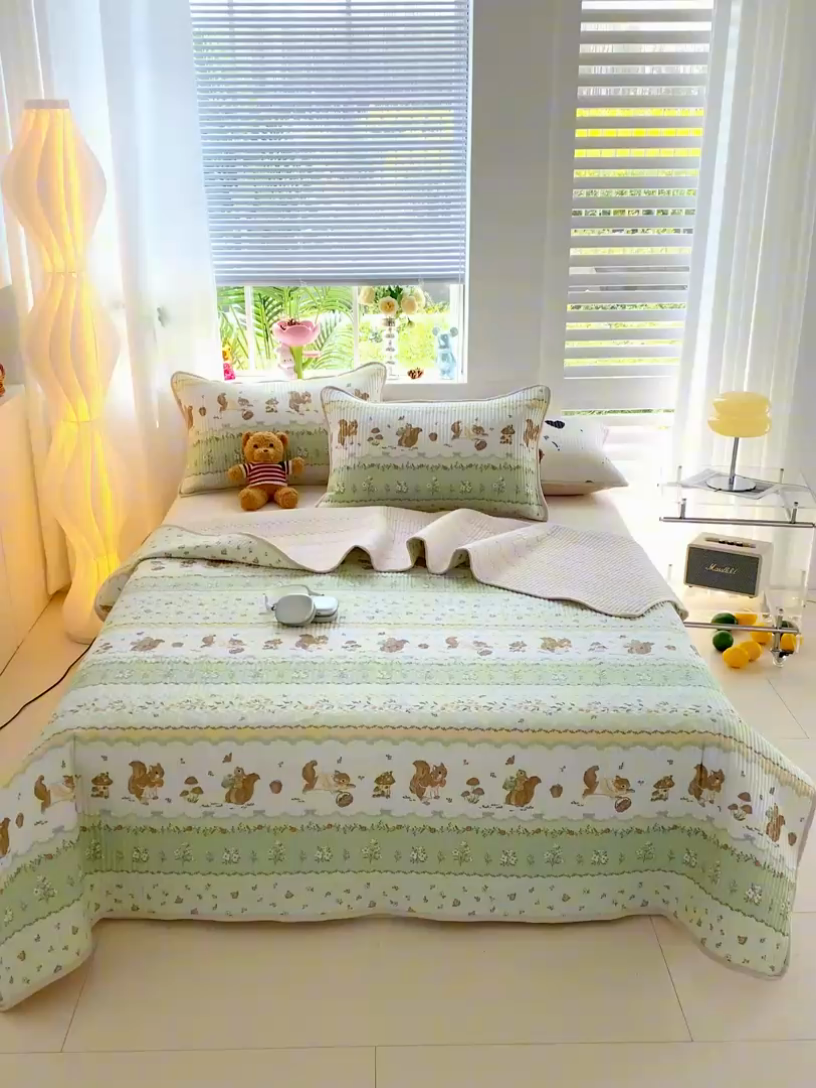 91家纺网 家纺一手货源 找家纺 X猫先生床笠 2025新款全棉床盖床单小清新夹棉床盖炕盖套件跑量款（暖光场景图） 松鼠森林