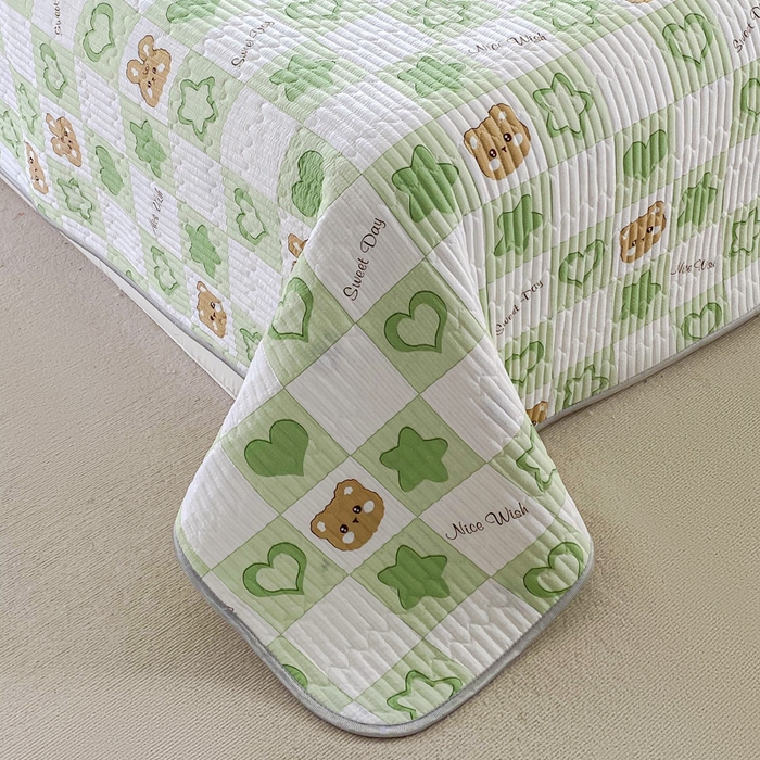 91家纺网 家纺一手货源 找家纺 缦卡琳 2024新款有氧泡泡棉床盖系列 小熊曼波