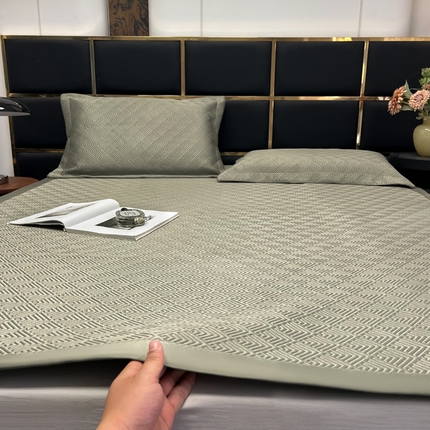 91家纺网 家纺一手货源 找家纺 （总）桂雅居 2024新款竹纤维纳凉养生抑菌软凉席-逸生满竹（大客户微信私聊）