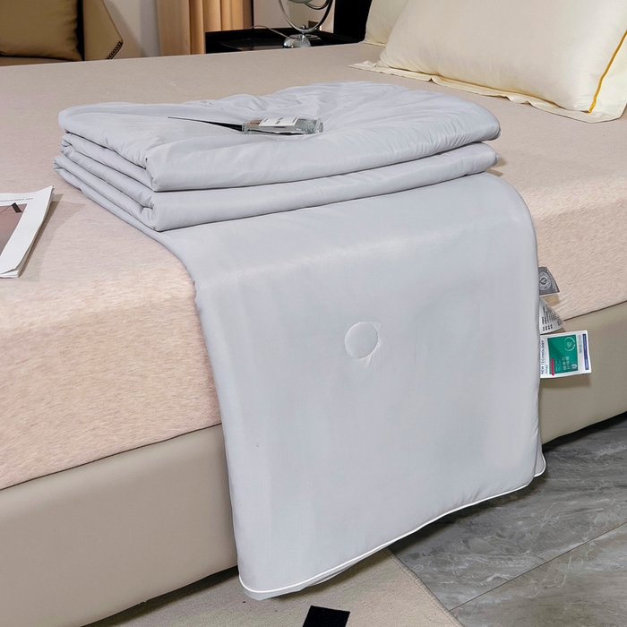 91家纺网 家纺一手货源 找家纺 情煊家纺 2024新款纯色凉感丝夏被 浅灰