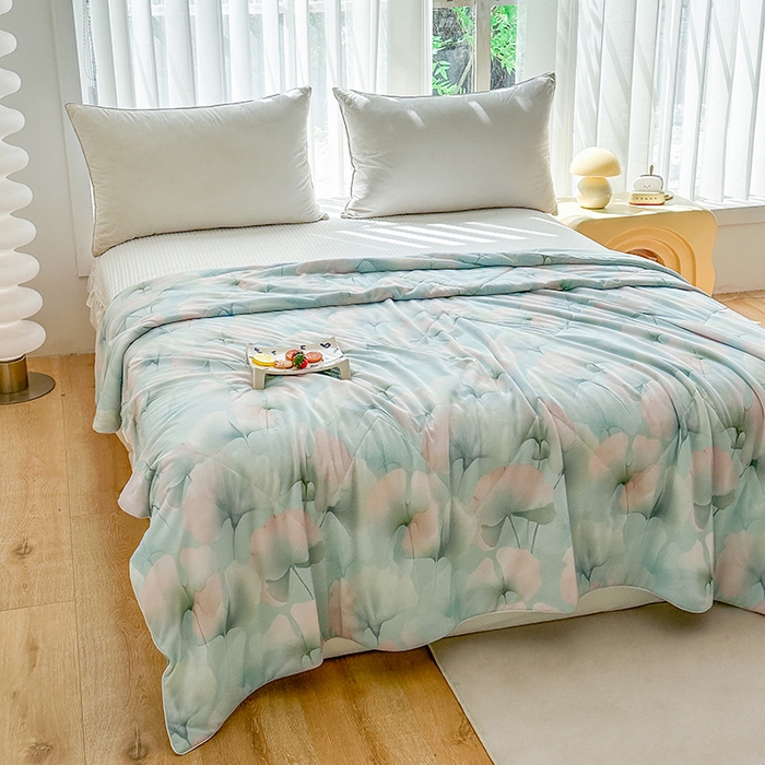 91家纺网 家纺一手货源 找家纺 佳居缘 2025新款A类全锦纶数码印花凉感夏被凉感丝夏被空调被 银杏叶