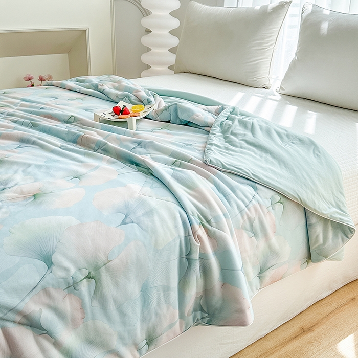 91家纺网 家纺一手货源 找家纺 佳居缘 2025新款A类全锦纶数码印花凉感夏被凉感丝夏被空调被 银杏叶