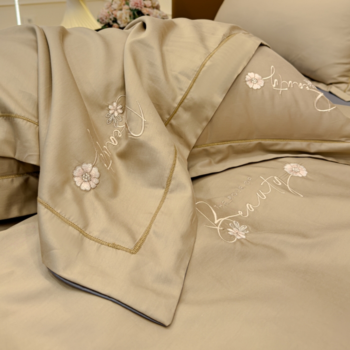 91家纺网 家纺一手货源 找家纺 U品汇 2024新品60S支贡缎长绒棉刺绣花四件套AB版纯棉全棉4件套100%棉 爱莎-浅驼