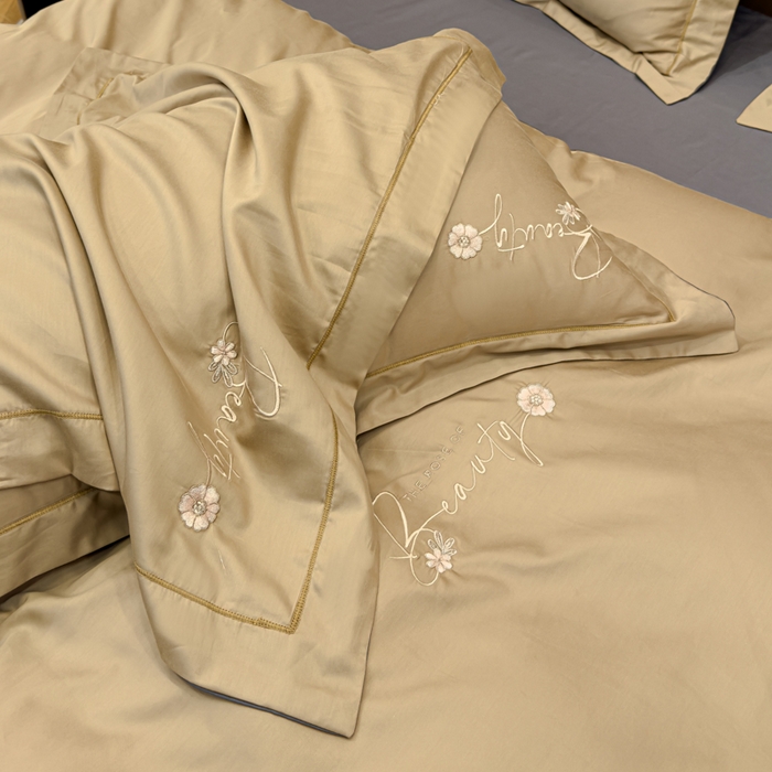 91家纺网 家纺一手货源 找家纺 U品汇 2024新品60S支贡缎长绒棉刺绣花四件套AB版纯棉全棉4件套100%棉 爱莎-浅驼