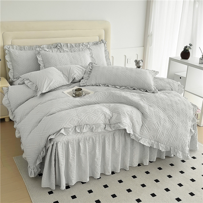 91家纺网 家纺一手货源 找家纺 十个点 2024新款亲肤水洗泡泡棉夹棉绗缝床裙款单品及套件 银灰