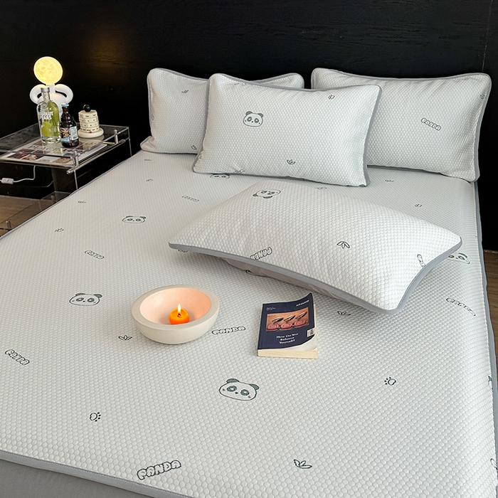 91家纺网 家纺一手货源 找家纺 2024 新款A类立体提花冰豆豆凉感抗菌凉席床笠款 熊猫绿