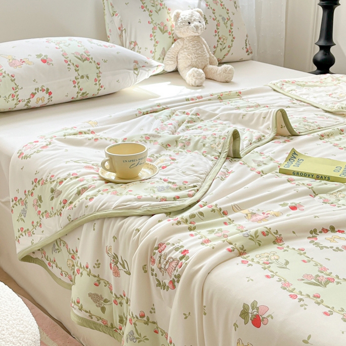 91家纺网 家纺一手货源 找家纺 葡萄家 2024新款A类母婴级大豆纤维牛奶丝针织棉夏凉被 绿野仙踪