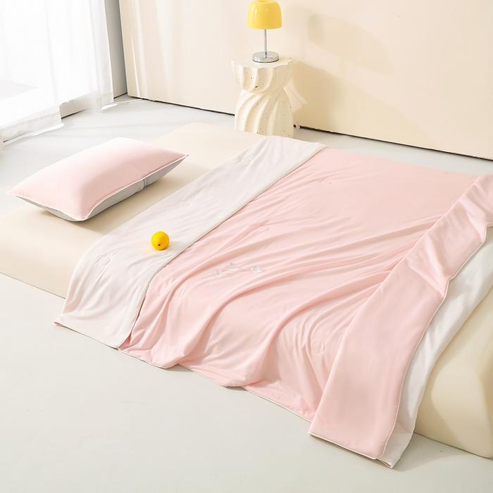 91家纺网 家纺一手货源 找家纺  2024纯色凉感丝夏被 冰淇淋 夏凉被素色空调被学生 【桃桃粉白】