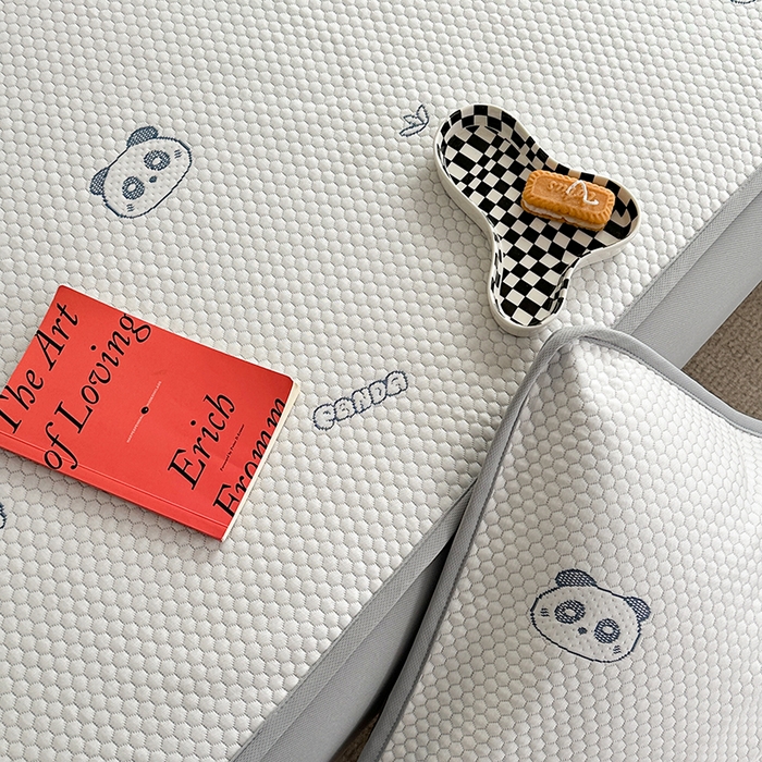 91家纺网 家纺一手货源 找家纺 2024 新款A类立体提花冰豆豆凉感抗菌凉席床笠款 熊猫蓝灰