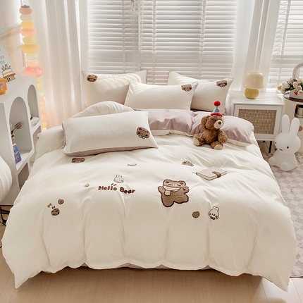 91家纺网 家纺一手货源 找家纺 恋佳居 2025新款时尚亲肤小清新水洗棉毛巾绣四件套 小熊