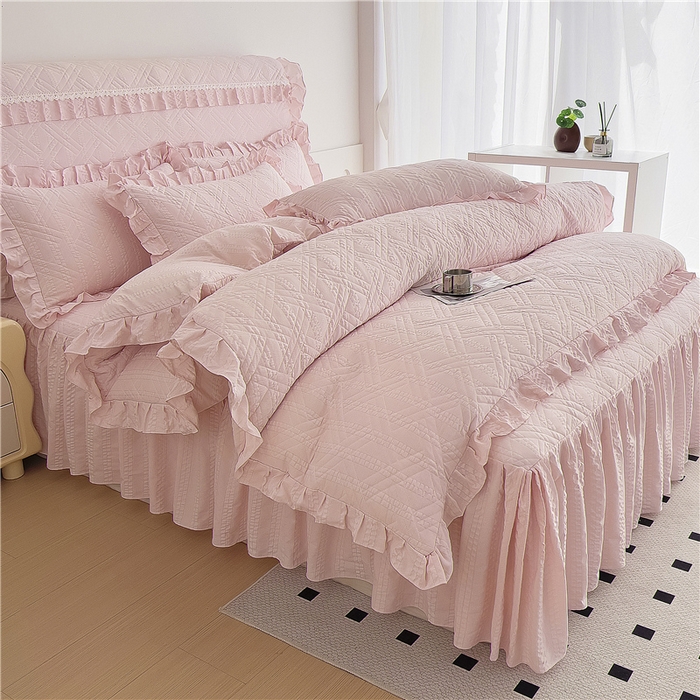 91家纺网 家纺一手货源 找家纺 十个点 2024新款亲肤水洗泡泡棉夹棉绗缝床裙款单品及套件 玉粉