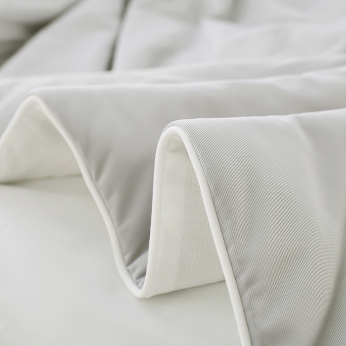 91家纺网 家纺一手货源 找家纺 彩烨 2024纯色凉感丝夏被冰淇淋夏凉被素色空调被学生【星空灰白】