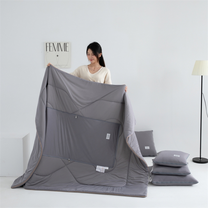 91家纺网 家纺一手货源 找家纺 照世 2024新款凉感丝贴布绣抱枕被 深灰色