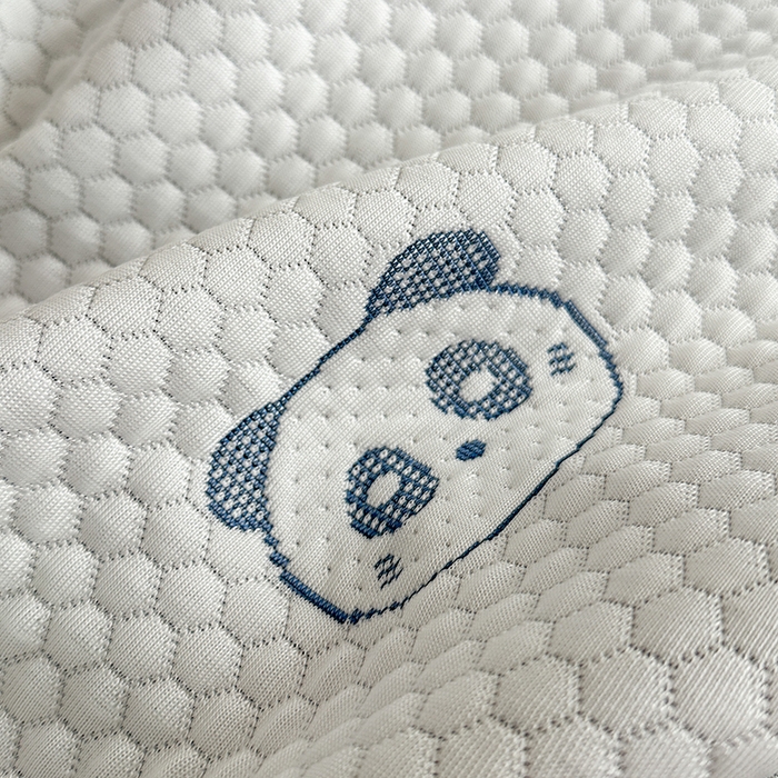 91家纺网 家纺一手货源 找家纺 2024 新款A类立体提花冰豆豆凉感抗菌凉席床笠款 熊猫蓝灰