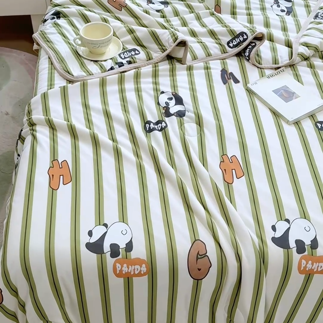 91家纺网 家纺一手货源 找家纺 葡萄家 2024新款A类母婴级大豆纤维牛奶丝针织棉夏凉被 绿条熊猫