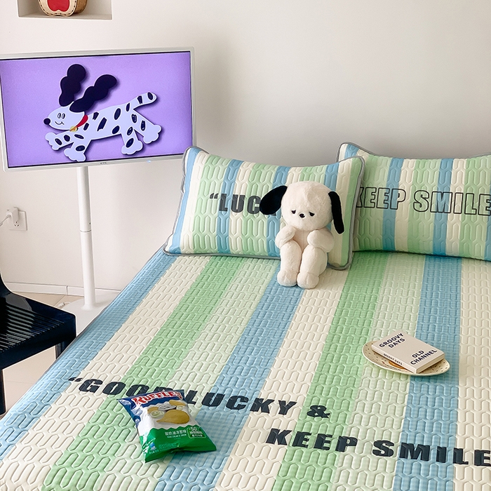 91家纺网 家纺一手货源 找家纺 顾里家纺 顾里家纺 2024新款凉感丝数码印花INS风大版凉席三件套 时尚条纹