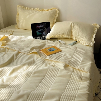 91家纺网 家纺一手货源 找家纺 六巷胡同2024新款INS韩国博主同款绗缝夏被四件套 奶酪黄