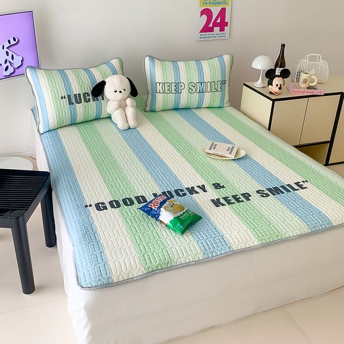 91家纺网 家纺一手货源 找家纺 顾里家纺 顾里家纺 2024新款凉感丝数码印花INS风大版凉席三件套 时尚条纹